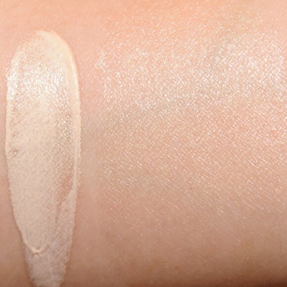 Becca Cosmetics: Glow On The Glow Kit - Moonstone - Picture 13 of 15
